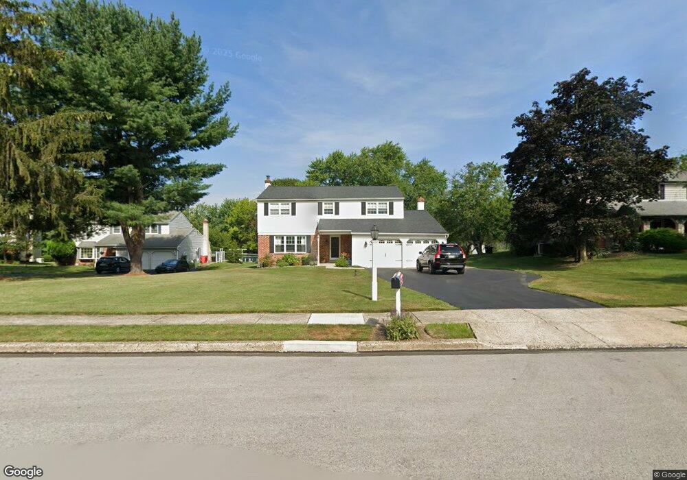 364 Roanoke Cir, Norristown, PA 19403 - photo 1