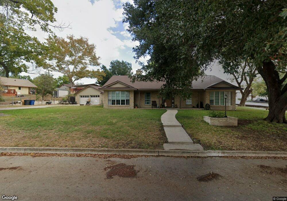 610 Fair Ln, New Braunfels, TX 78130 - photo 1