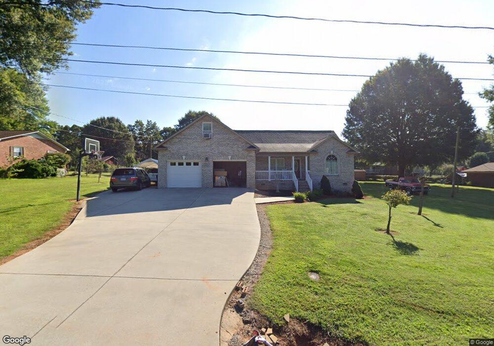 4656 Vernon Dr, Conover, NC 28613 - photo 1