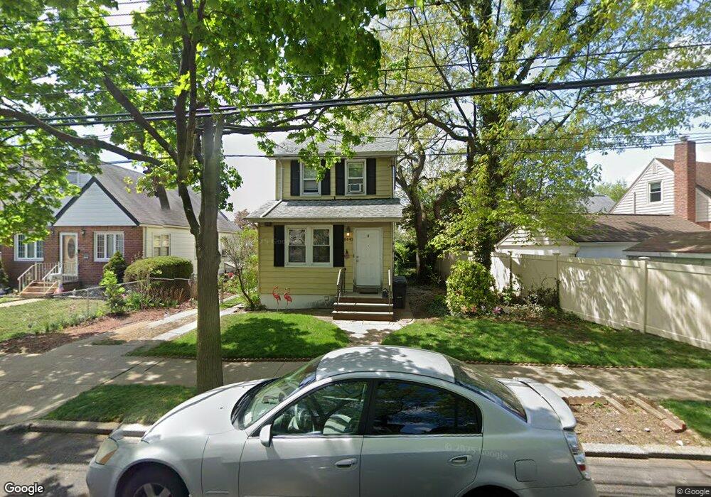 8440 266th St, Floral Park, NY 11001 - photo 1