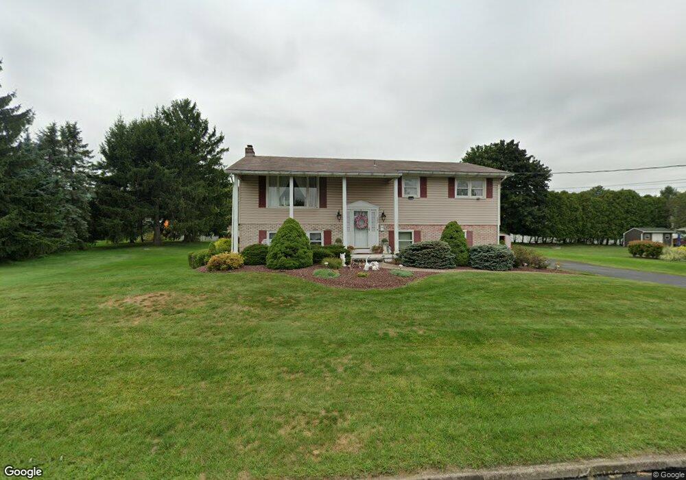 1109 Bayberry Rd, Pen Argyl, PA 18072 - photo 1