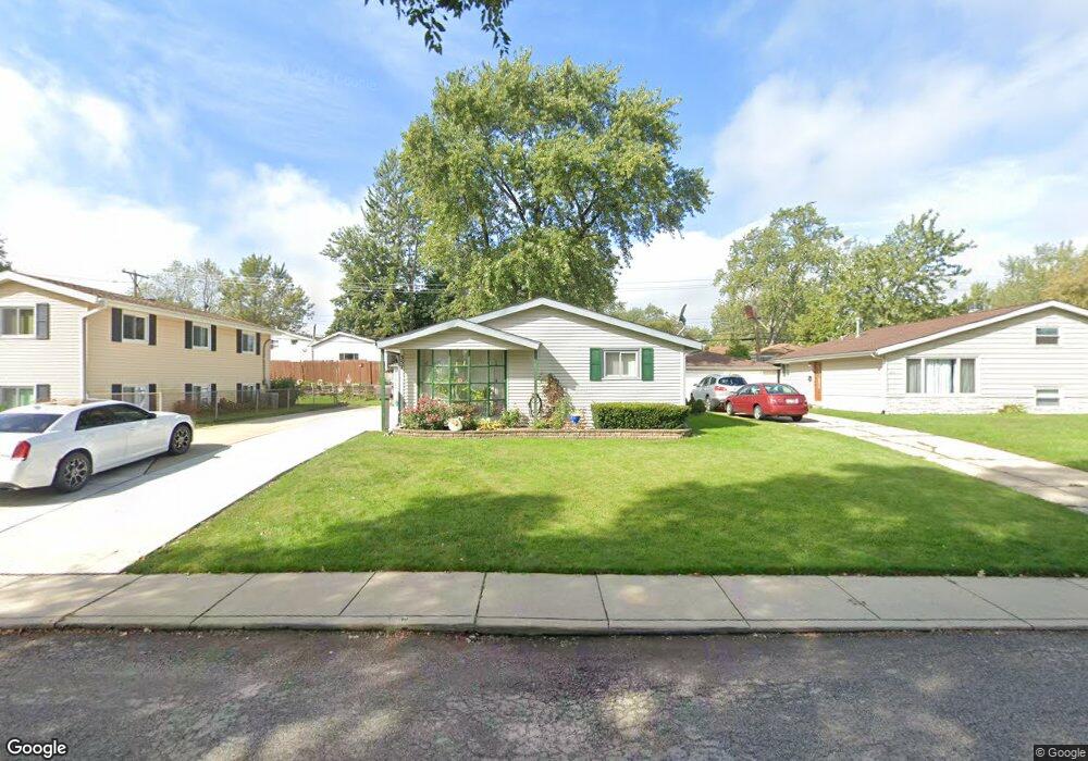 357 Delaware St, Carpentersville, IL 60110 - photo 1