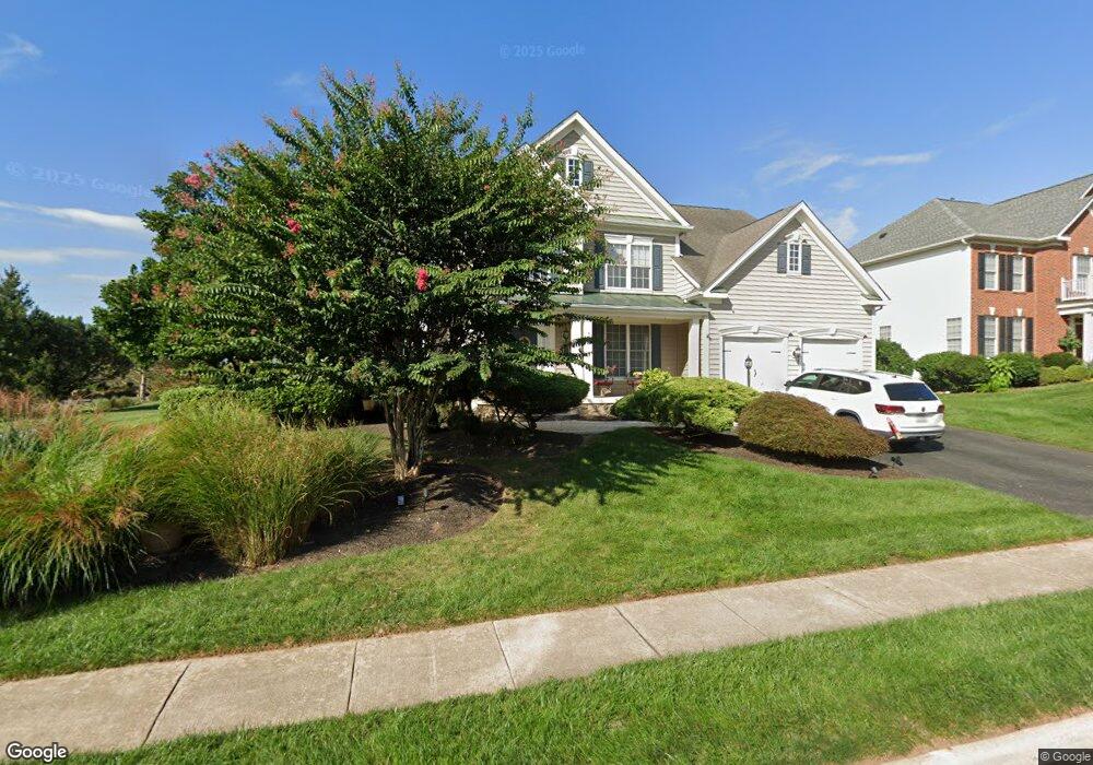9290 Rainbow Falls Dr, Bristow, VA 20136 - photo 1