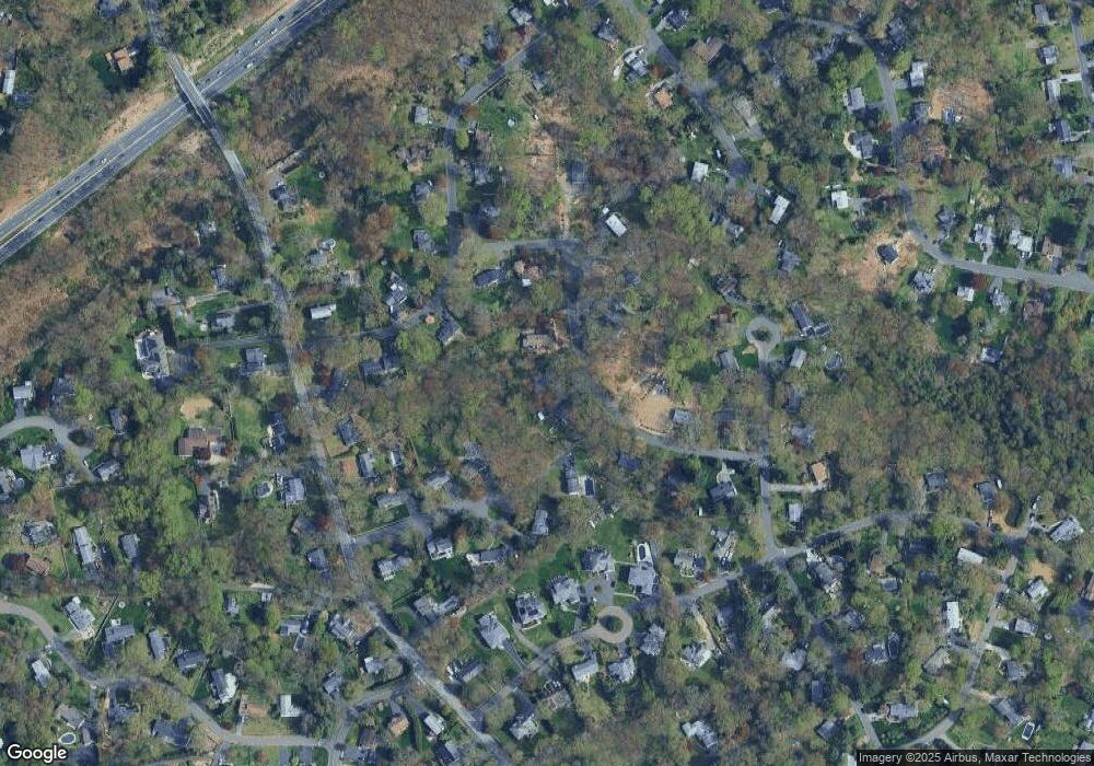 10 Wakerobin Rd, Norwalk, CT 06851 - photo 1