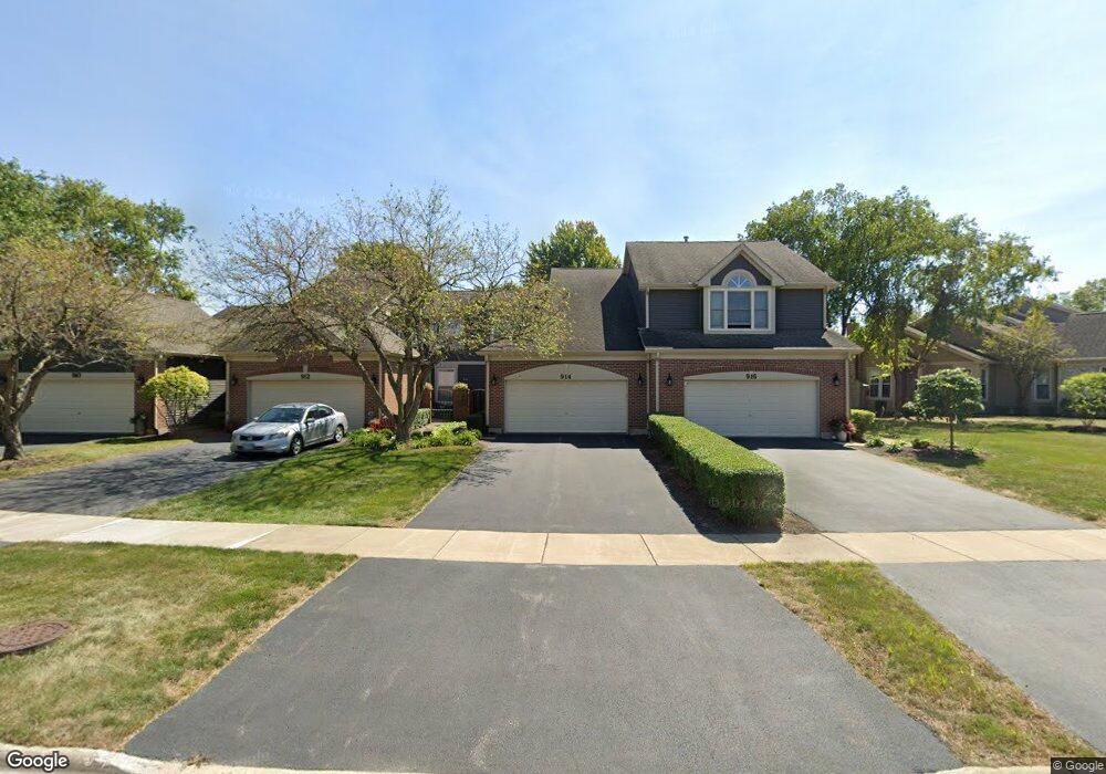 914 Heathrow Ln, Naperville, IL 60540 - photo 1