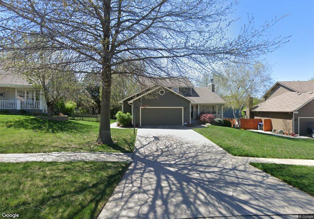 5709 SW 34th Place, Topeka, KS 66614 - photo 1