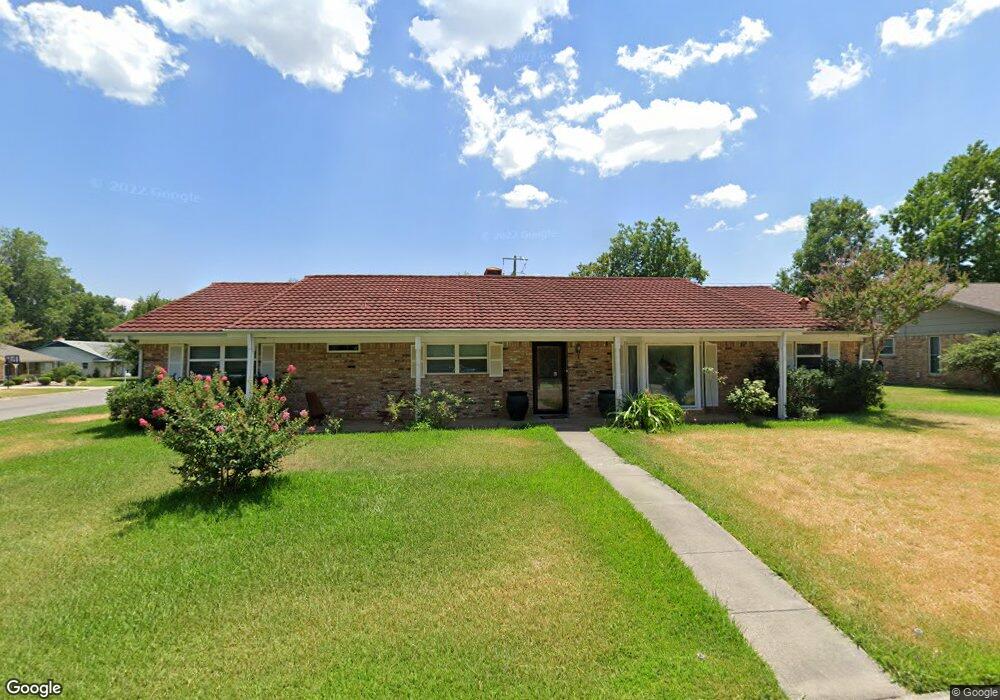 2024 Maplewood Dr, Gainesville, TX 76240 - photo 1