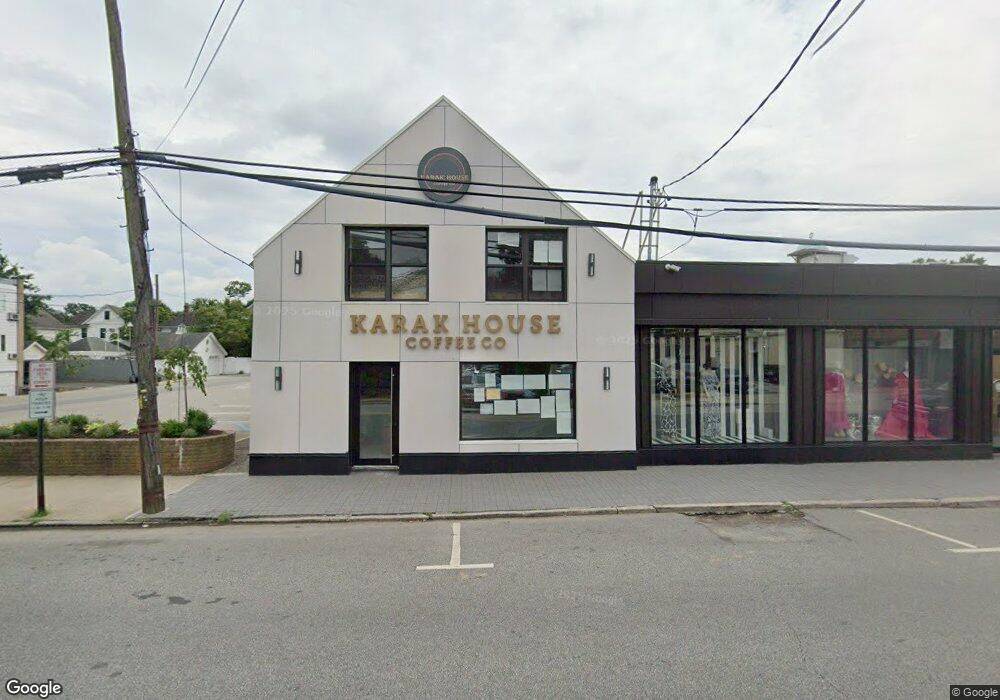 8 Hicks Ln unit 1st Fl, Great Neck, NY 11024 - photo 1