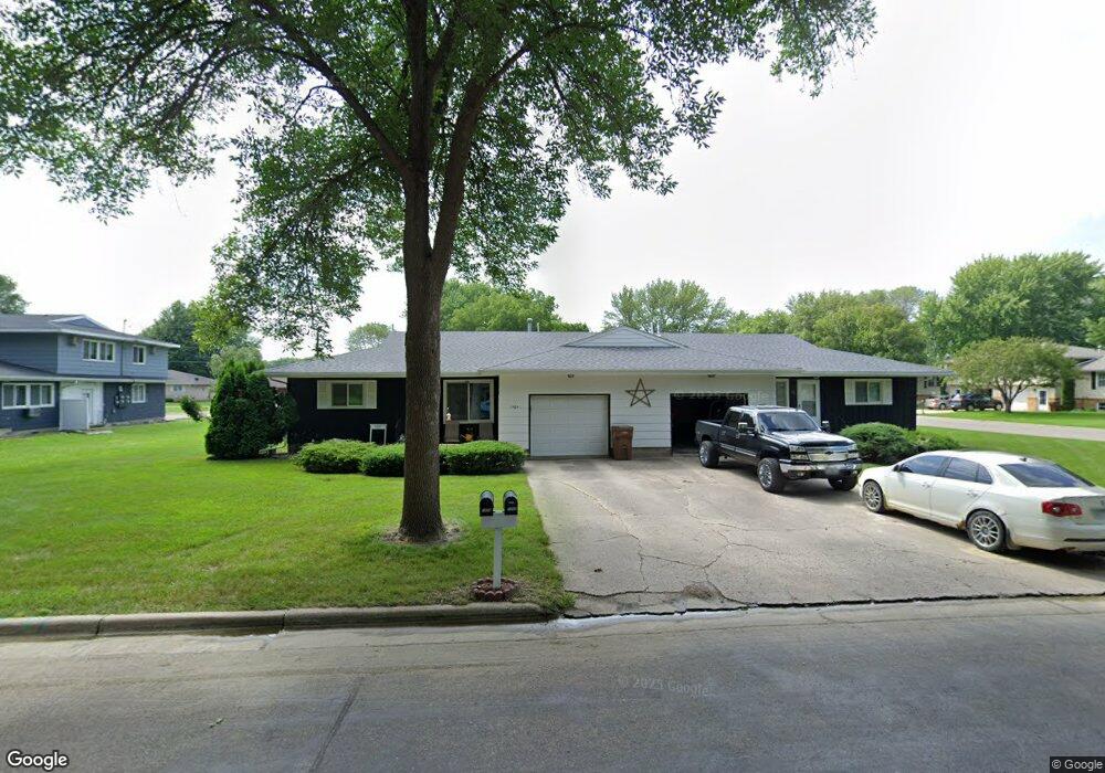 1402 Spartan Ave, Albert Lea, MN 56007 - photo 1