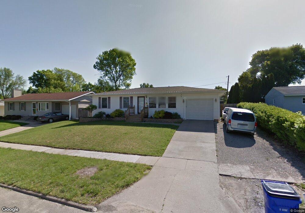 611 Owen St NW, Cedar Rapids, IA 52405 - photo 1