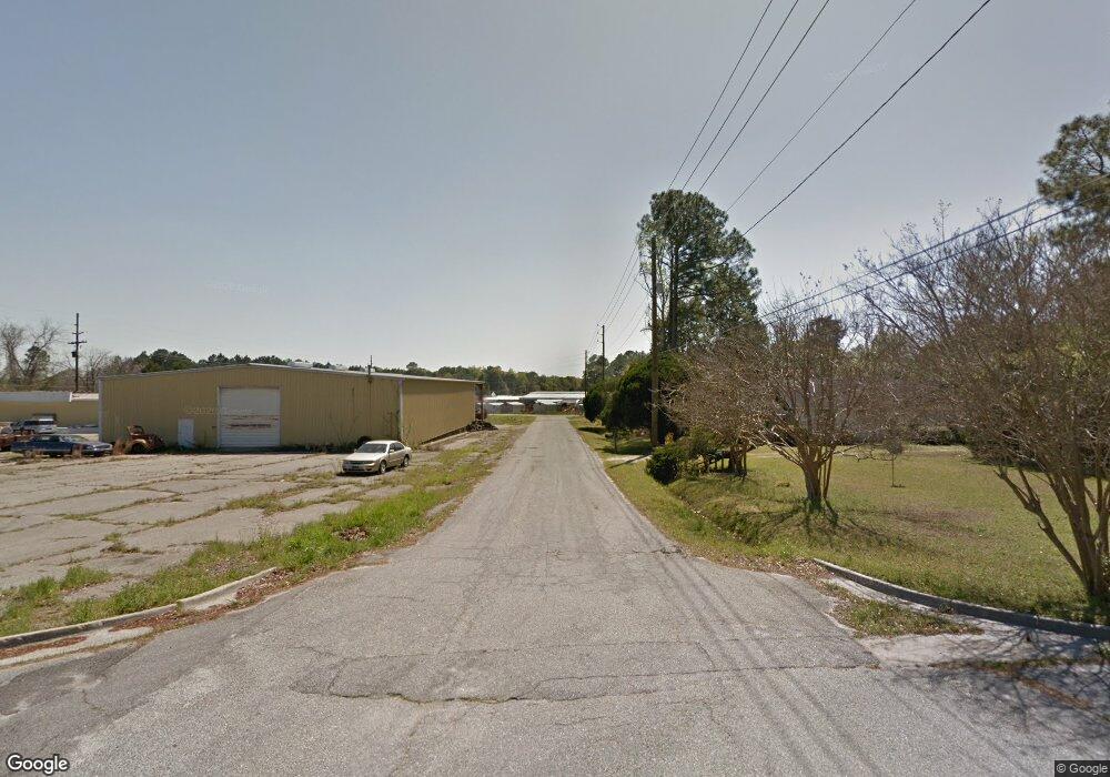 910 4th Ave, McRae-helena, GA 31055 - photo 1