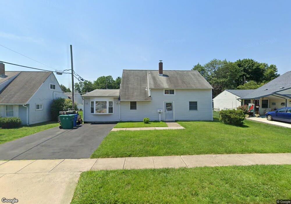 69 Hollyhock Ln, Levittown, PA 19055 - photo 1