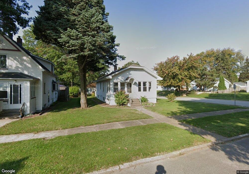 1936 N Howell St, Davenport, IA 52804 - photo 1
