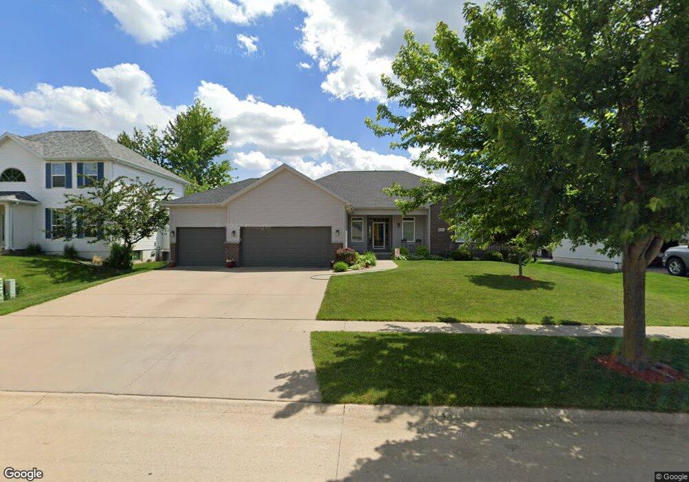 4315 Woodsonia Ct NW, Cedar Rapids, IA 52405 - photo 1