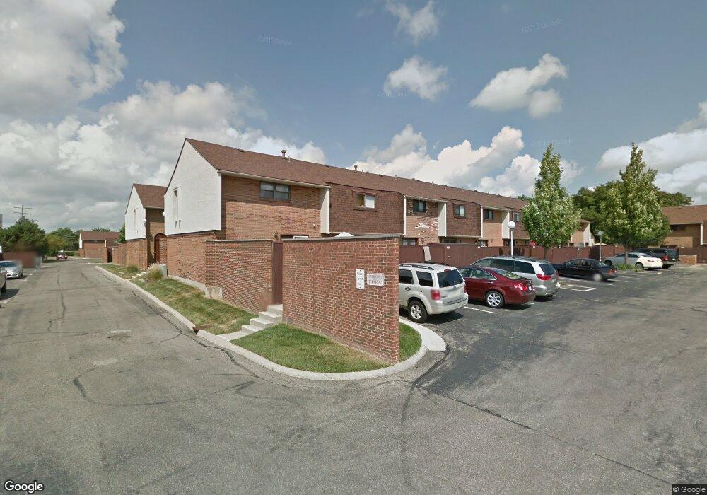 1876 Willoway Cir S unit 1876, Columbus, OH 43220 - photo 1