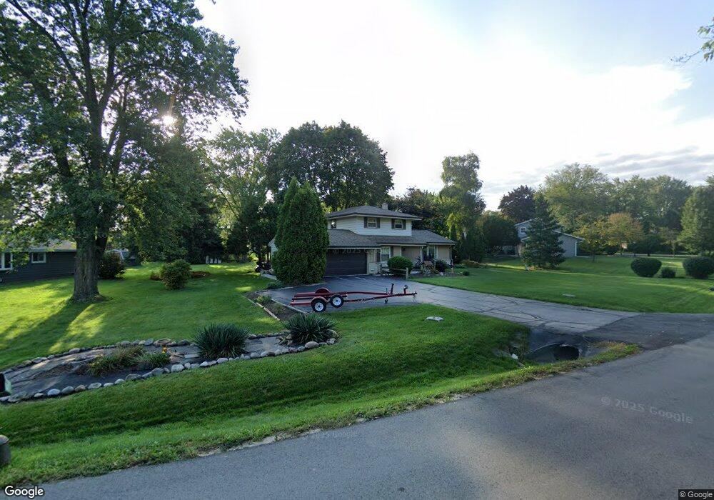 W153N8190 Elm Ln, Menomonee Falls, WI 53051 - photo 1