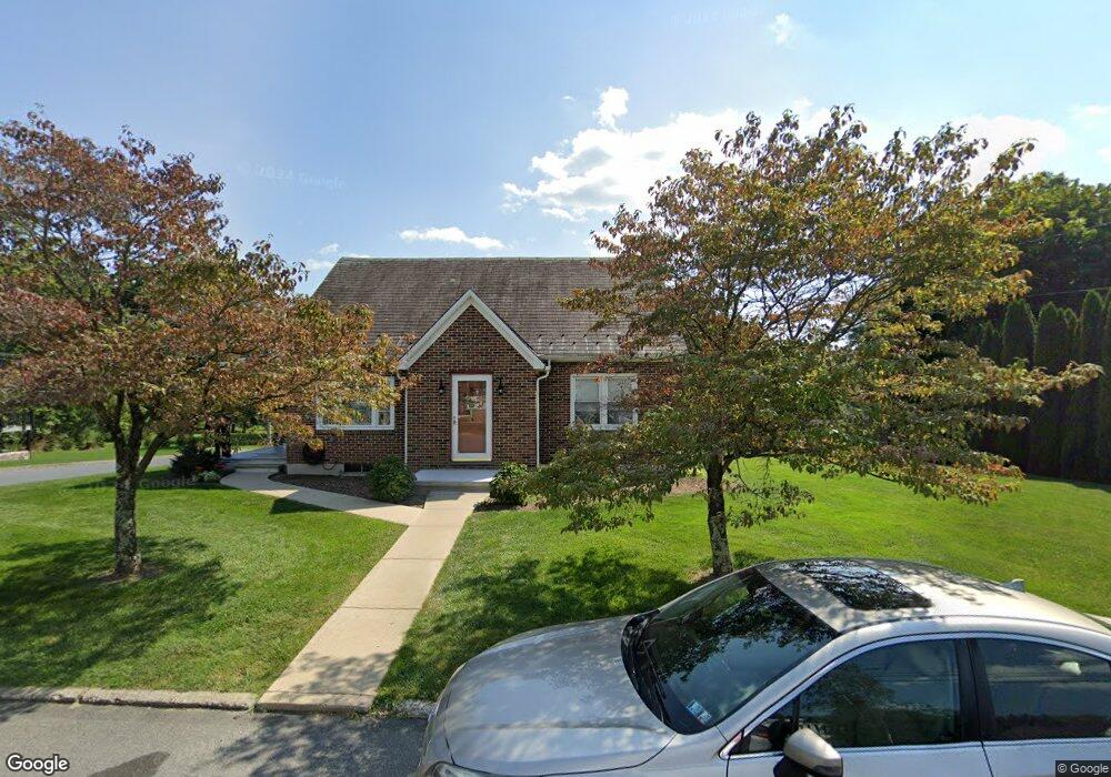 127 E Center St, Wind Gap, PA 18091 - photo 1