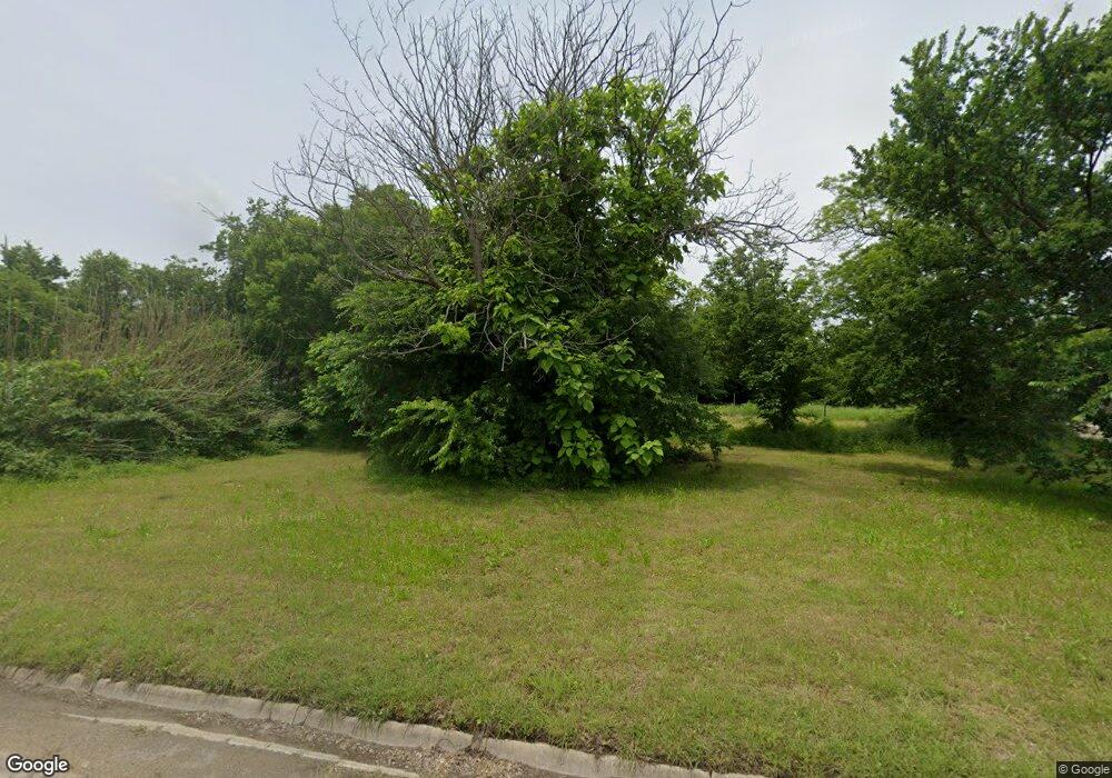 517 N Brazos Ave, Cleburne, TX 76031 - photo 1