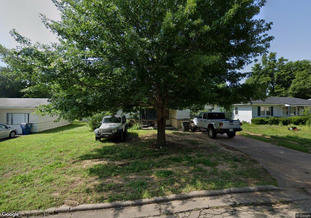 1251 E 2nd St, Cushing, OK 74023 - photo 1