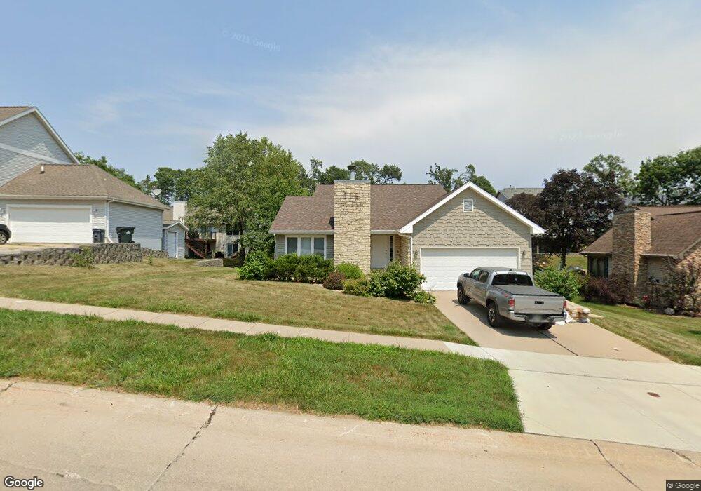 1608 Hidden Hollow Ln NW, Cedar Rapids, IA 52405 - photo 1