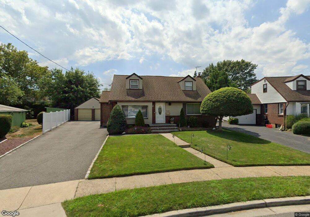 1129 Ferngate Dr, Franklin Square, NY 11010 - photo 1