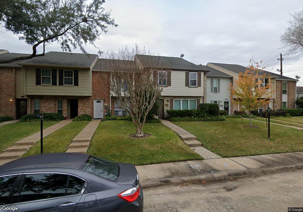10156 Longmont Dr unit 38, Houston, TX 77042 - photo 1