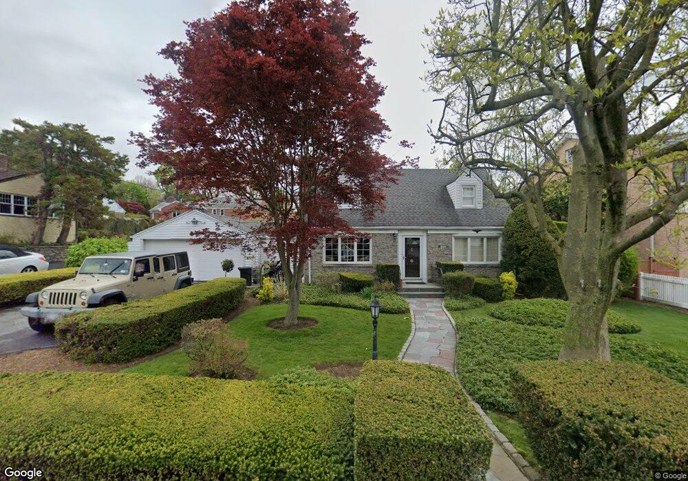 82 Huron Rd, Yonkers, NY 10710 - photo 1