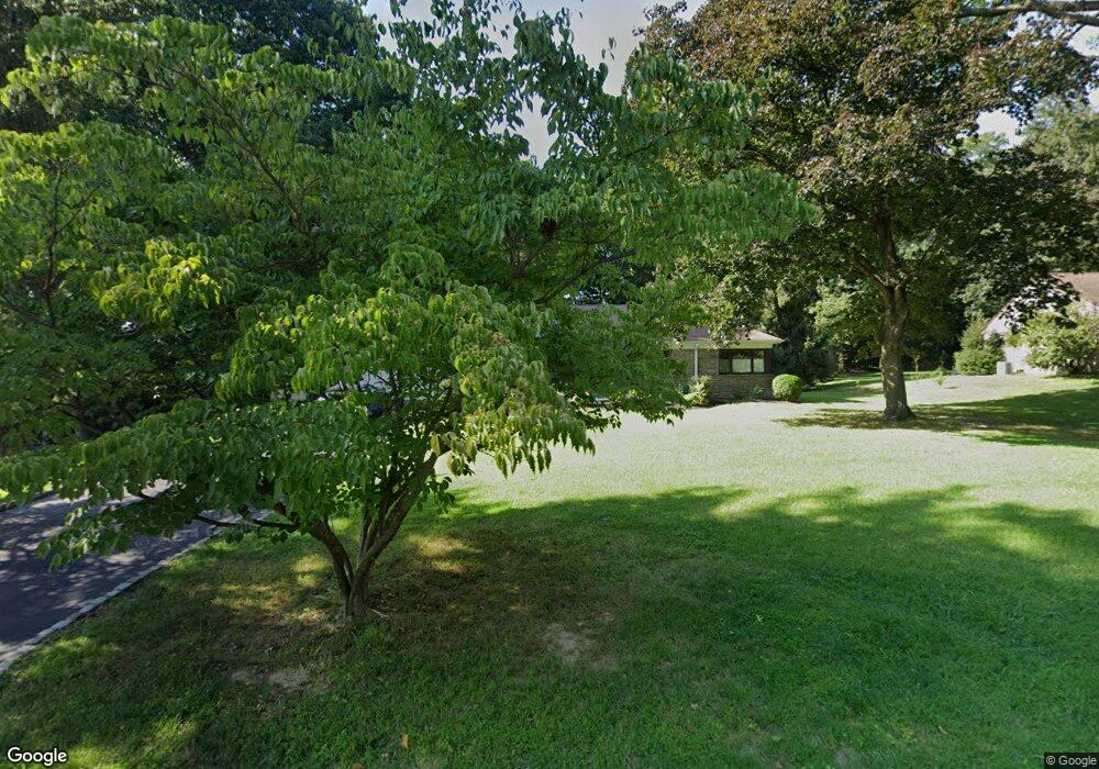 712 Winchester Rd, Broomall, PA 19008 - photo 1