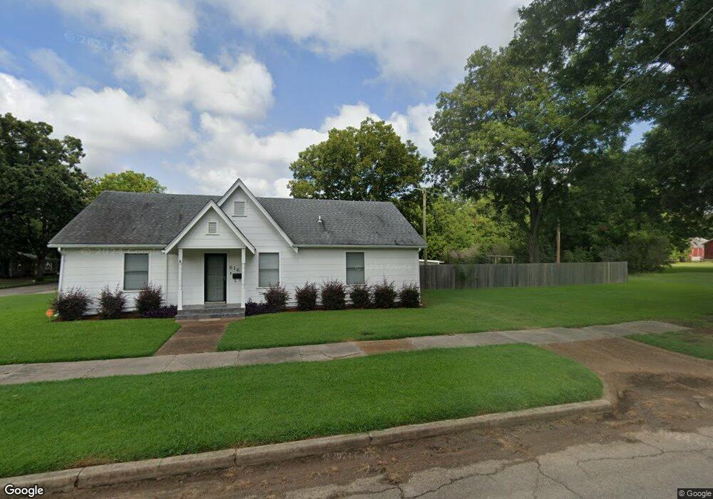 616 S 3rd St, Hugo, OK 74743 - photo 1