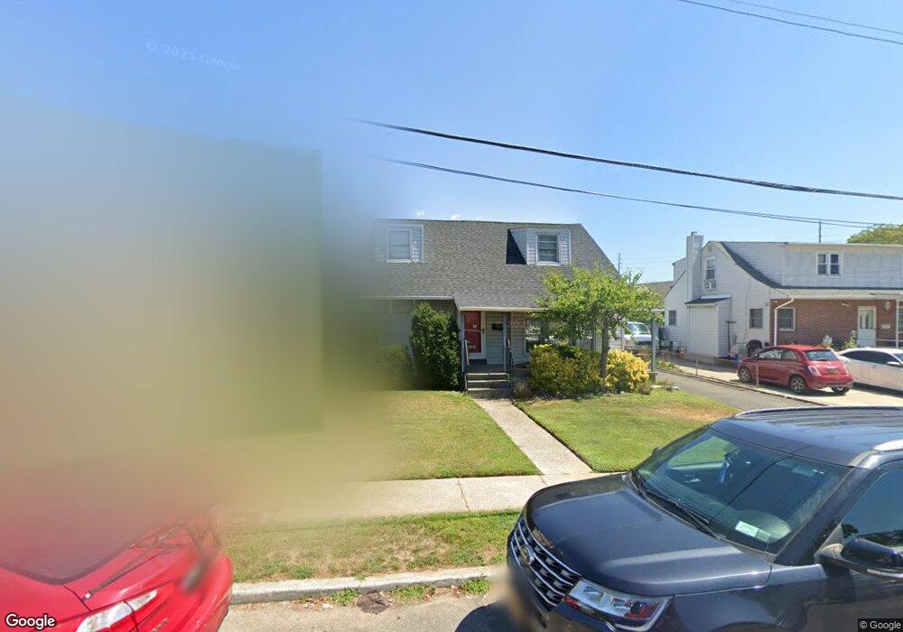 289 Caryl Dr, Lawrence, NY 11559 - photo 1