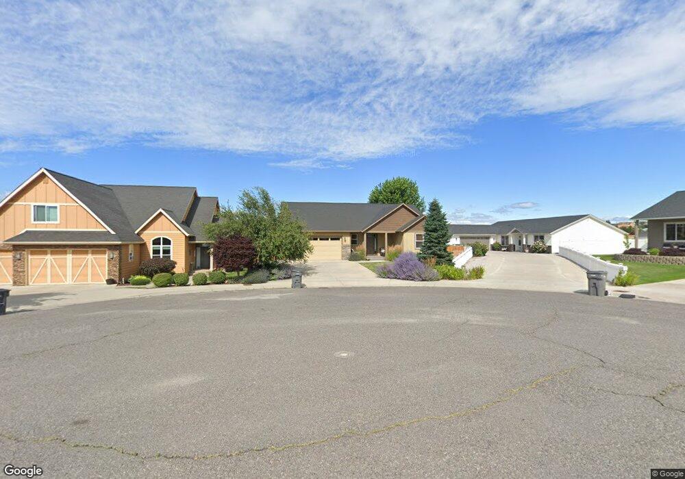 2307 3rd St NE, East Wenatchee, WA 98802 - photo 1