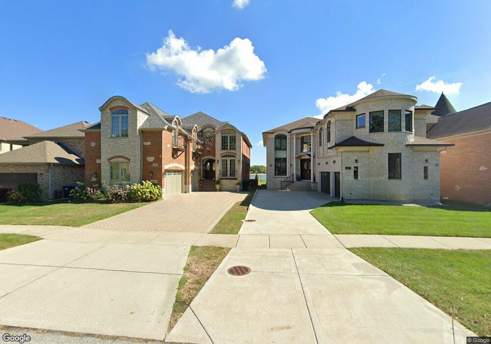 2237 Eastview Dr, Des Plaines, IL 60018 - photo 1
