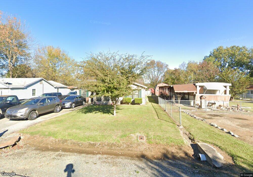 704 W 3rd St, Stuttgart, AR 72160 - photo 1