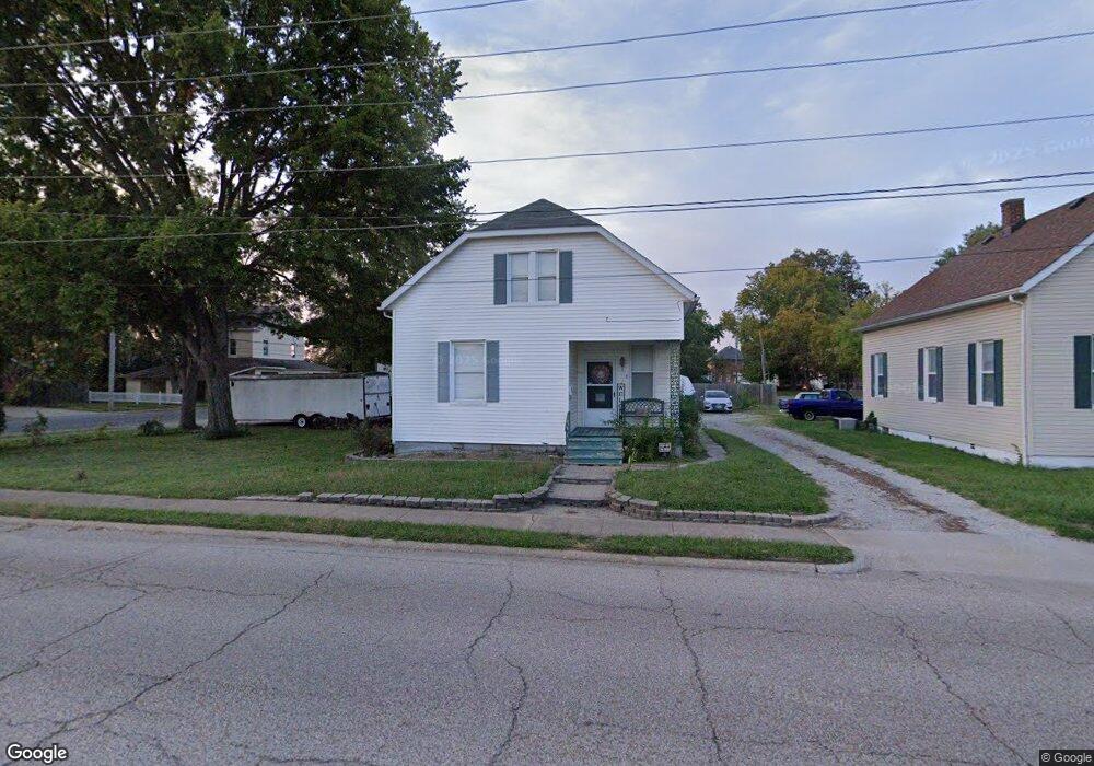 208 W Apple St, Freeburg, IL 62243 - photo 1