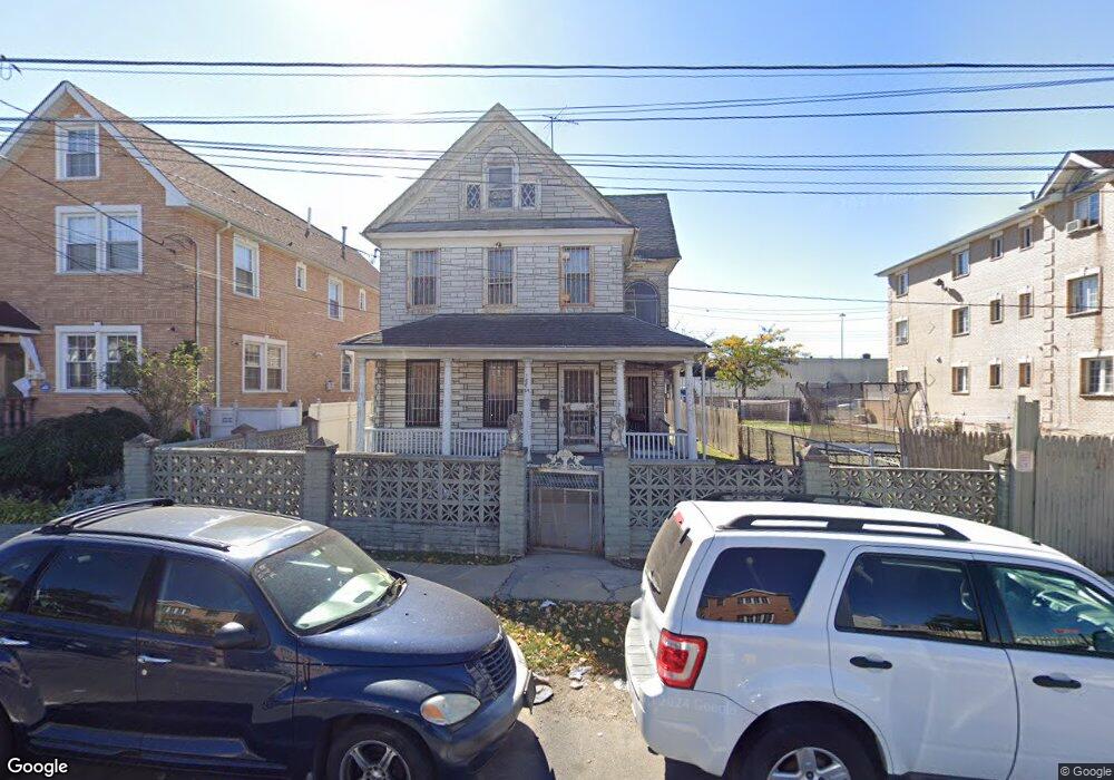 18824 Woodhull Ave, Hollis, NY 11423 - photo 1