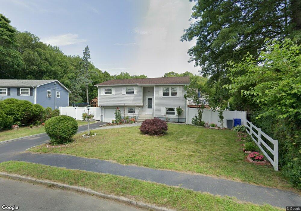 14 Three Seasons Ln, Norwalk, CT 06851 - photo 1