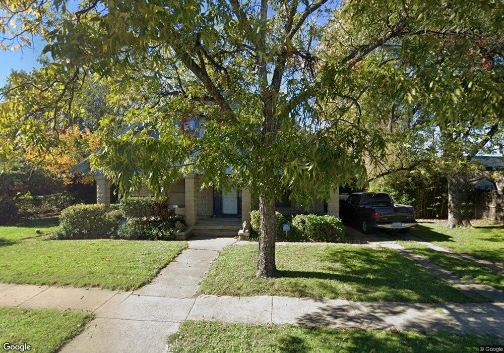 217 SW 6th St, Grand Prairie, TX 75051 - photo 1