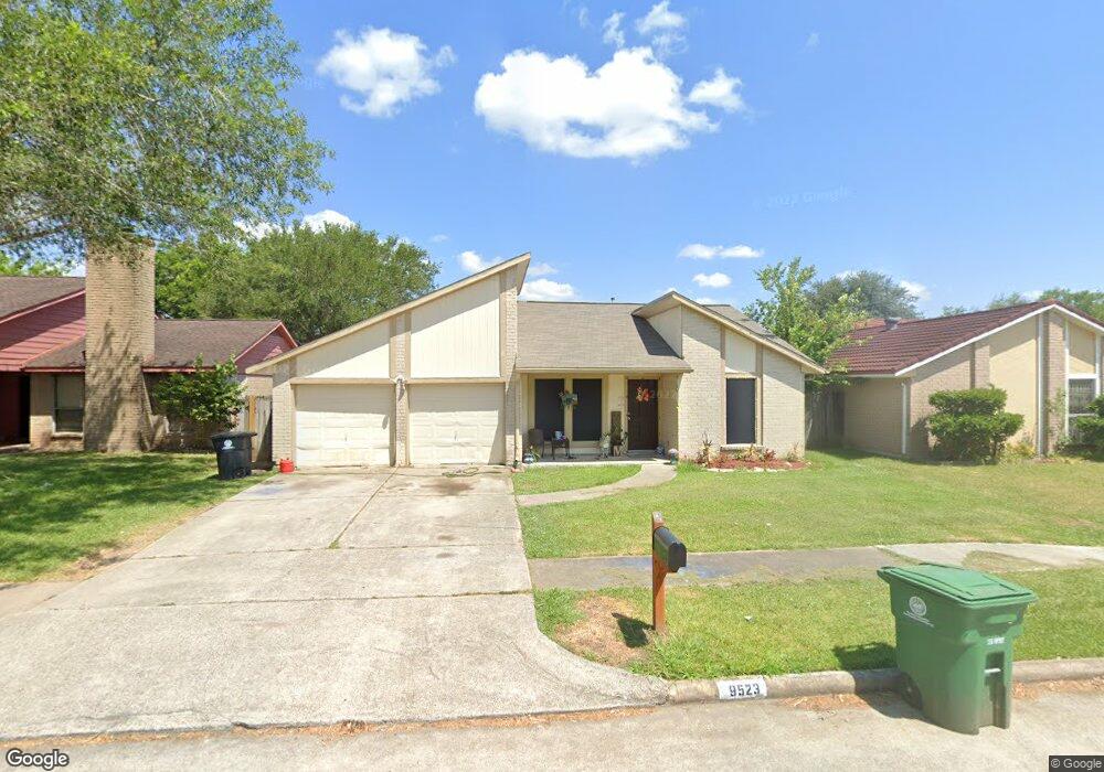 9523 Kingspass St, Houston, TX 77075 - photo 1