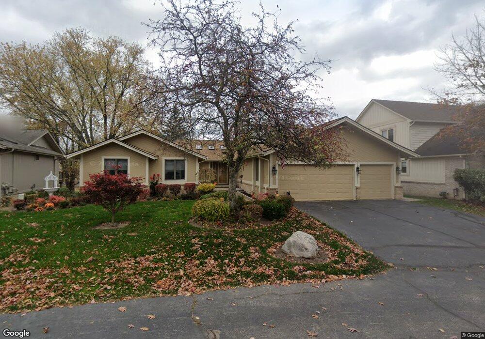 3115 Point of the Woods Dr, West Bloomfield, MI 48324 - photo 1