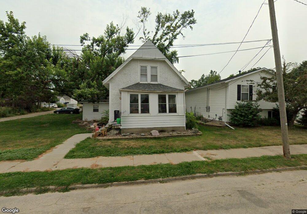 257 20th Ave SW, Cedar Rapids, IA 52404 - photo 1