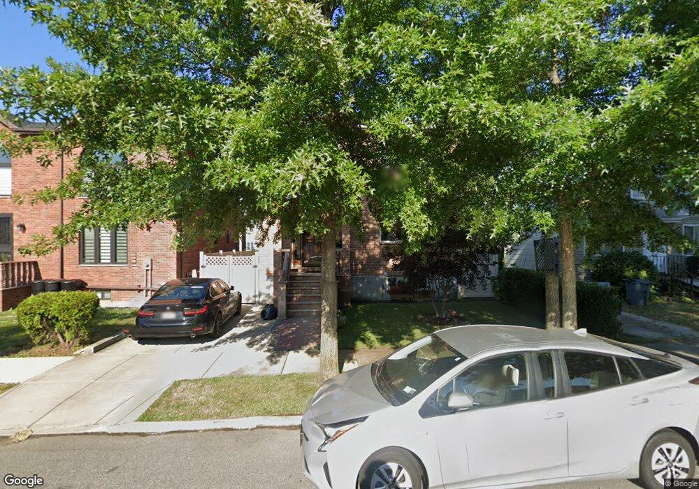 4916 167th St, Fresh Meadows, NY 11365 - photo 1