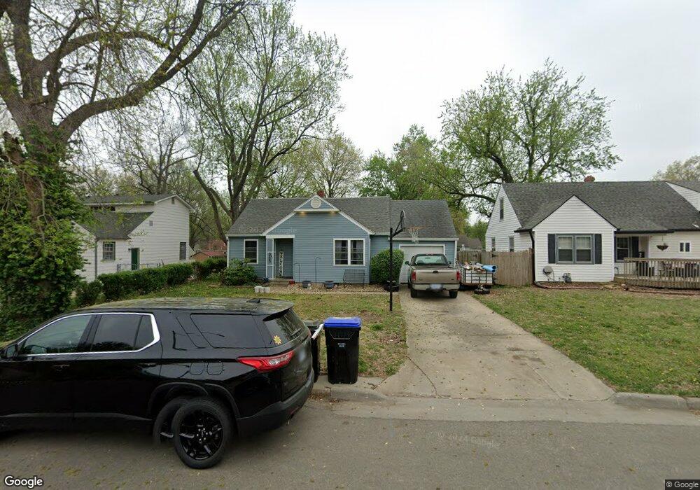 3723 SW Munson Ave, Topeka, KS 66604 - photo 1