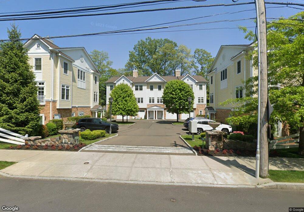 69 Riverdale Ave unit 102, Greenwich, CT 06831 - photo 1