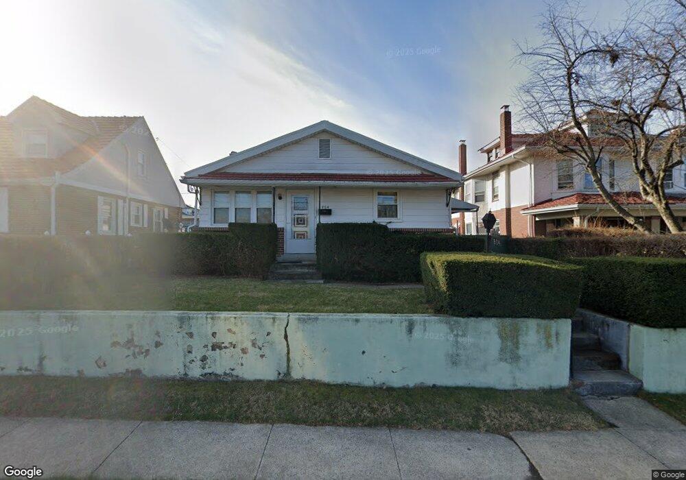 804 E Bellevue Ave, Reading, PA 19605 - photo 1