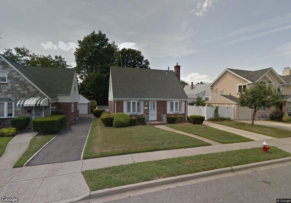 45 Devonshire Dr, New Hyde Park, NY 11040 - photo 1