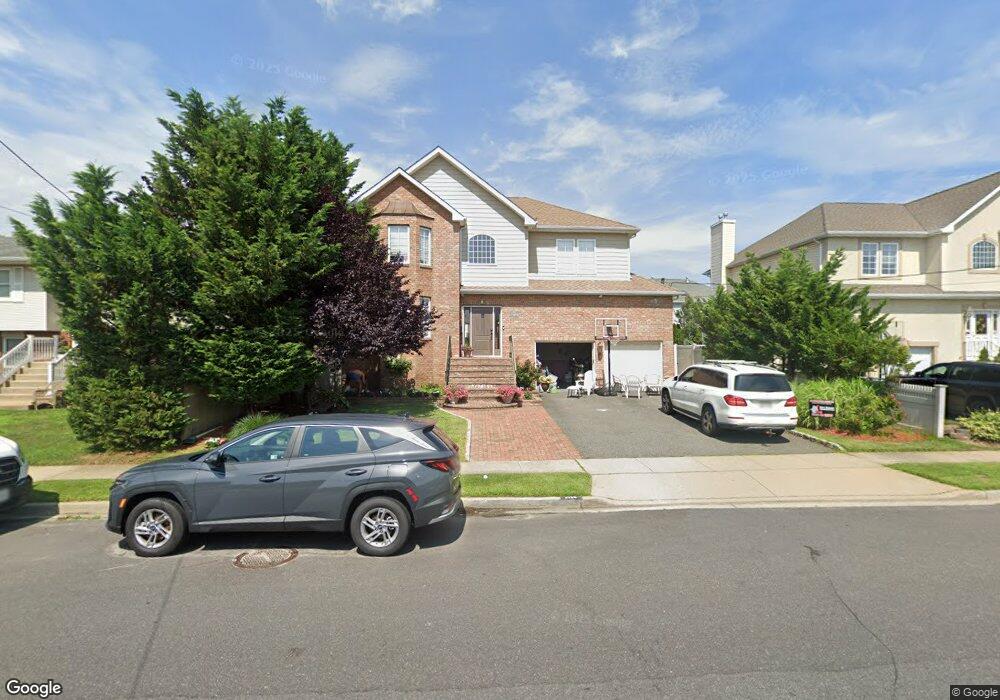 2765 Wynsum Ave, Merrick, NY 11566 - photo 1