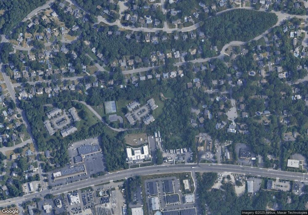 38 Sandy Hill Rd unit 38, ComMacK, NY 11725 - photo 1