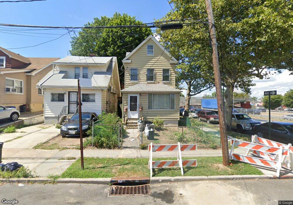 6112 160th St, Fresh Meadows, NY 11365 - photo 1