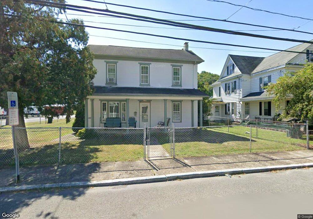 906 Center St, Coal Township, PA 17866 - photo 1