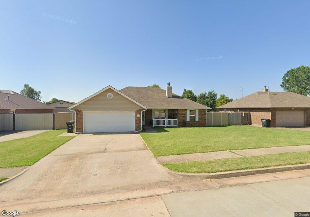 900 NE 23rd St unit 902, Moore, OK 73160 - photo 1